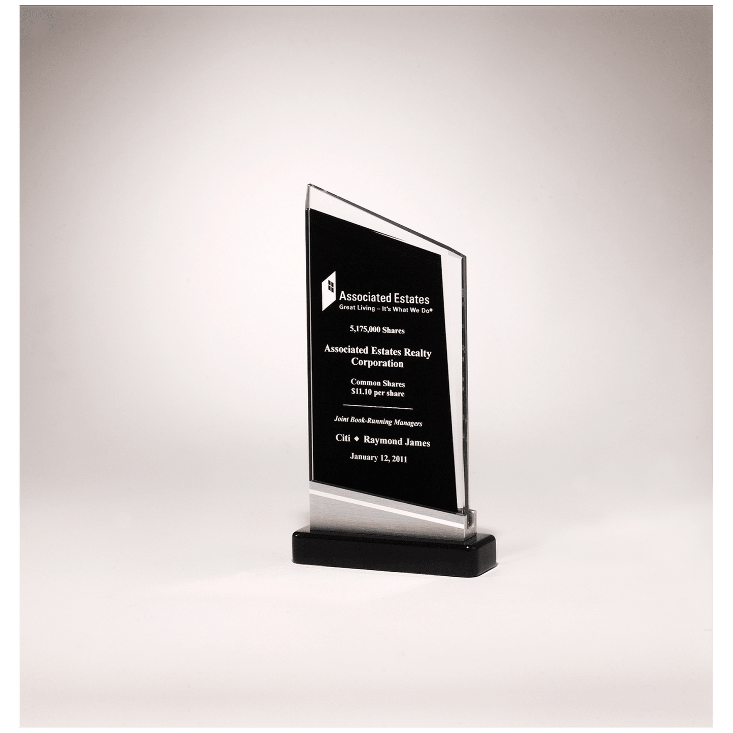 Zenith Series Glass Award, Black Piano Finish Base with Silver Aluminum Accent, 4 3/4" x 8 7/8"