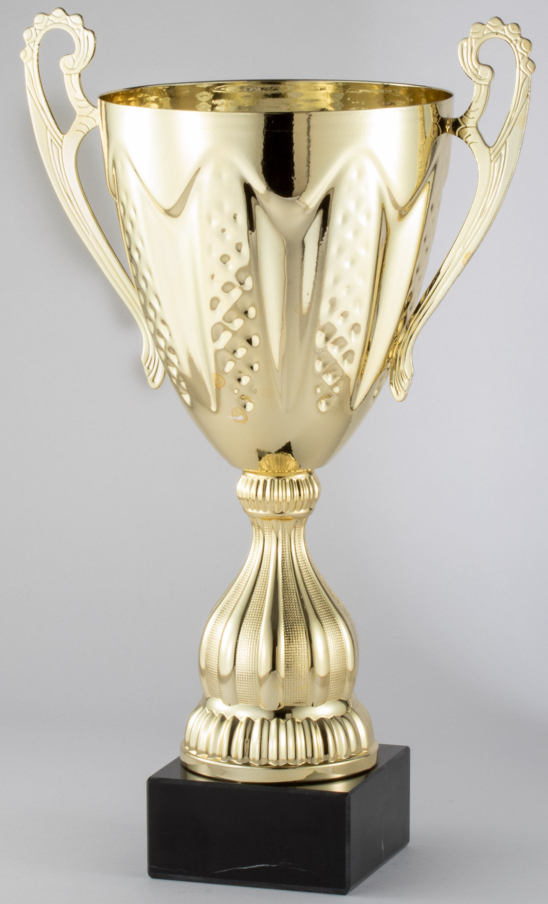 Scalloped Metal Cup Trophy – Gold / 17½"