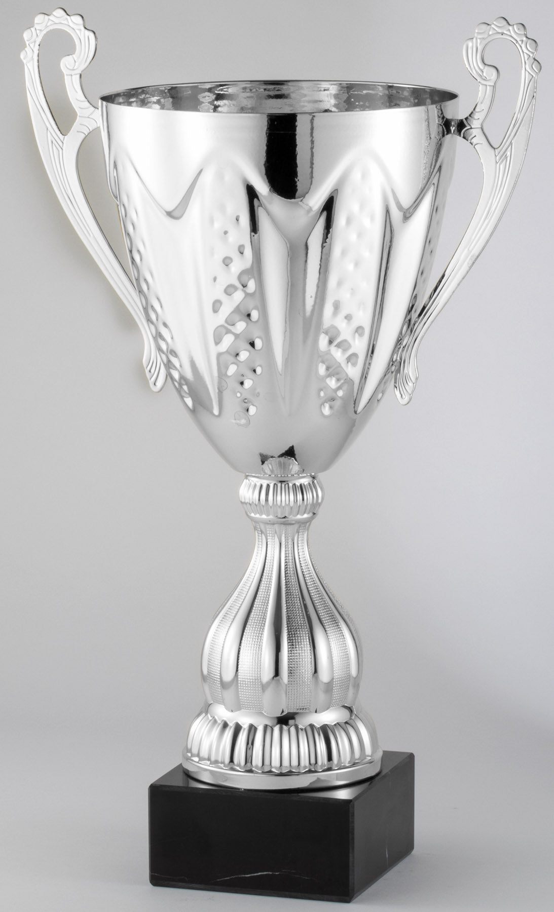 Scalloped Metal Cup Trophy – Silver / 15"