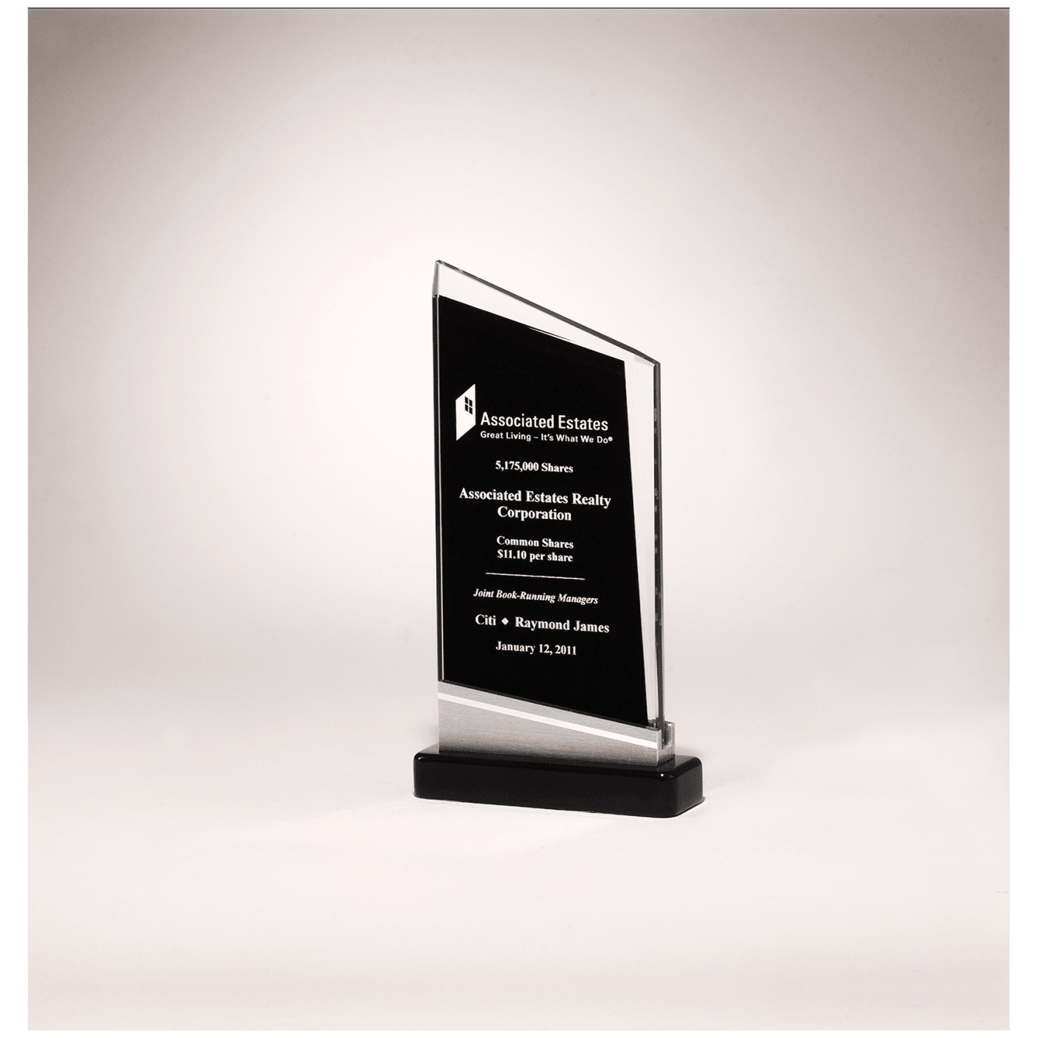 Zenith Series Glass Award, Black Piano Finish Base with Silver Aluminum Accent, 4 3/4" x 7 7/8"